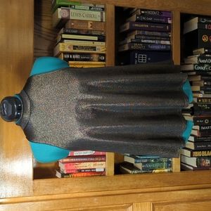 Gold sleeveless shirt